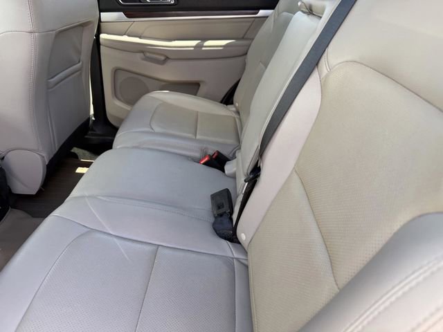 Used 2018 Ford Explorer Limited image 21