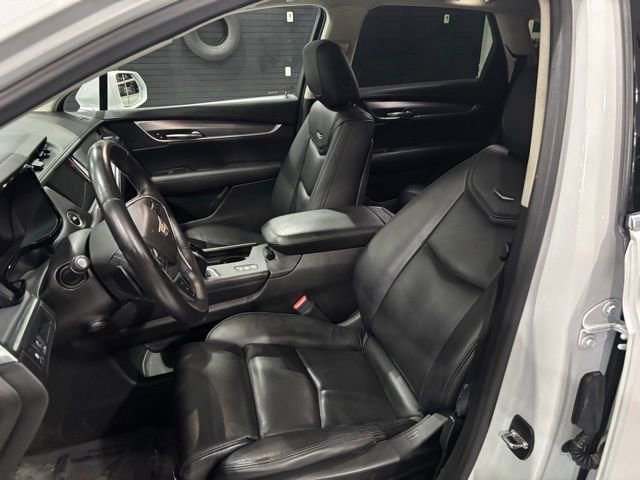 Used 2017 Cadillac XT5 Luxury w/ Driver Awareness Package AWD/4WD image 12