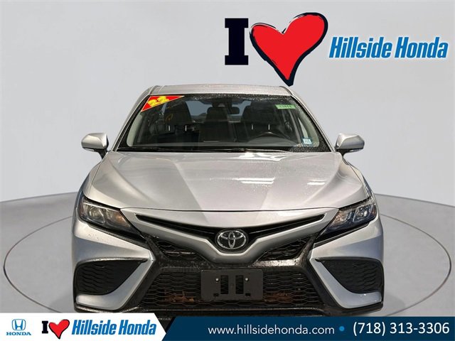 Used 2022 Toyota Camry SE image 9