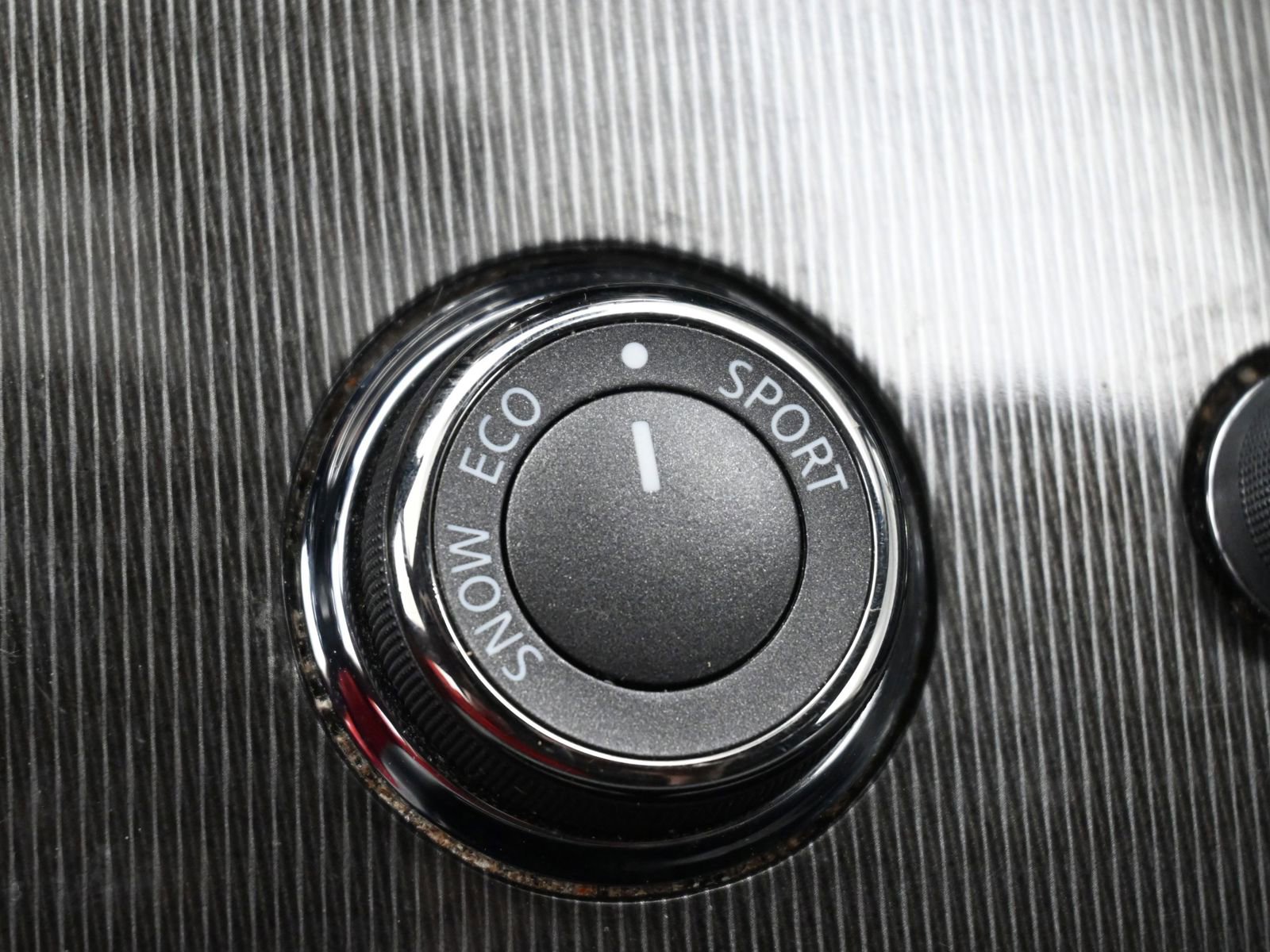 Used 2019 INFINITI QX60 Luxe w/ Essential Package image 21