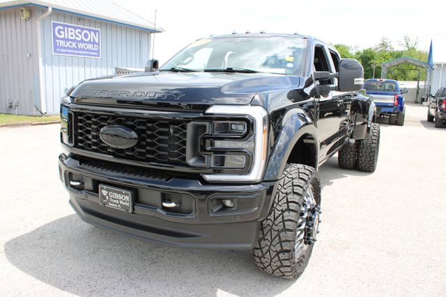 Used 2023 Ford F450 Platinum w/ FX4 Off-Road Package image 3