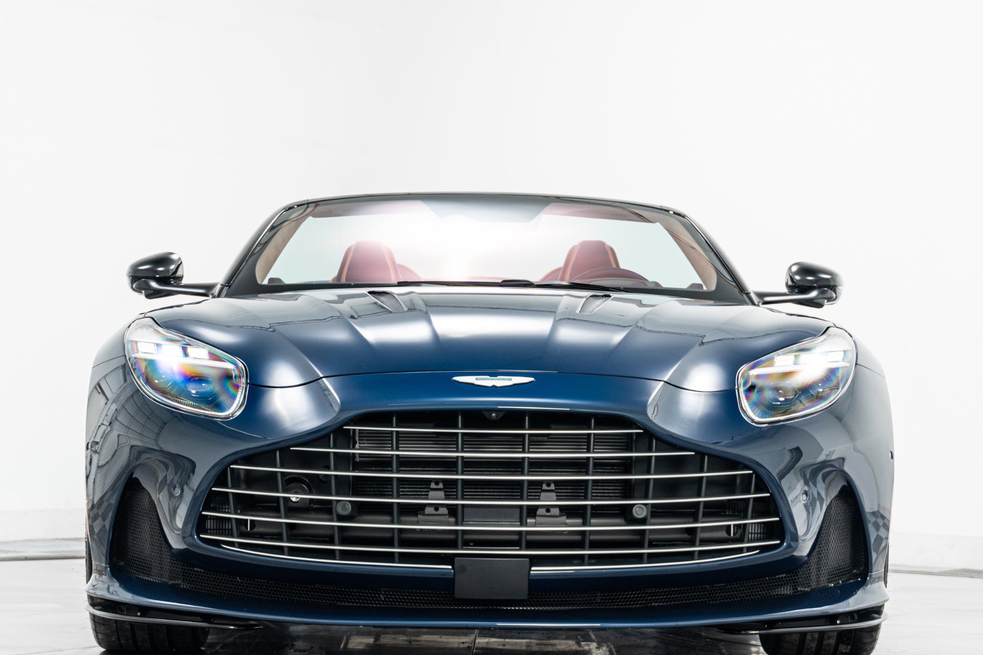 Used 2024 Aston Martin DB12 Volante -Carbon Fiber Bucket S image 4