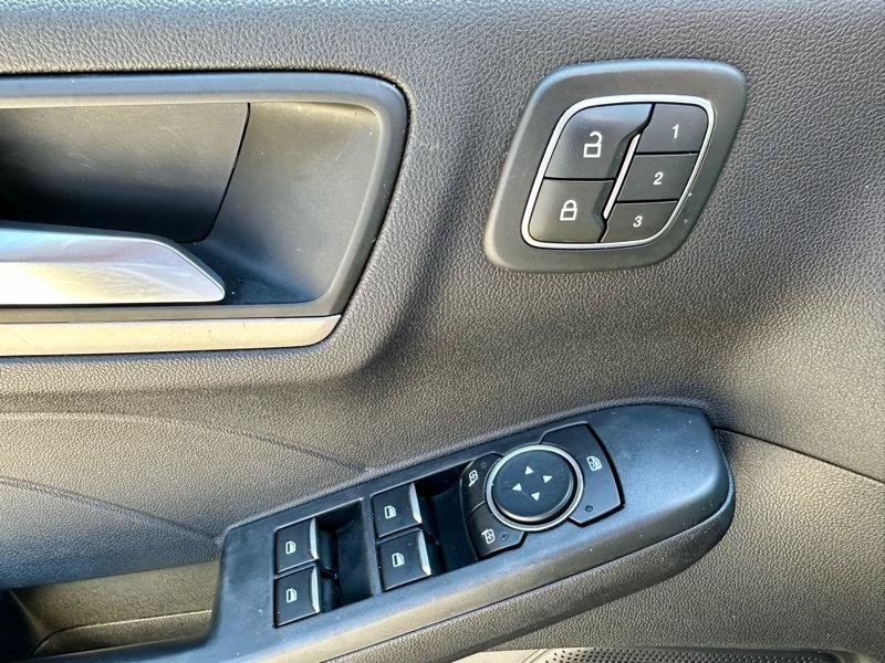 Used 2022 Ford Escape SEL w/ Technology Package FWD image 7