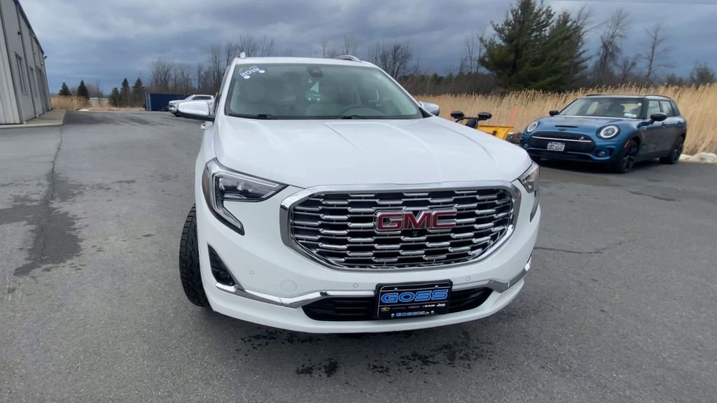 Used 2019 GMC Terrain Denali w/ Advanced Safety Package image 3