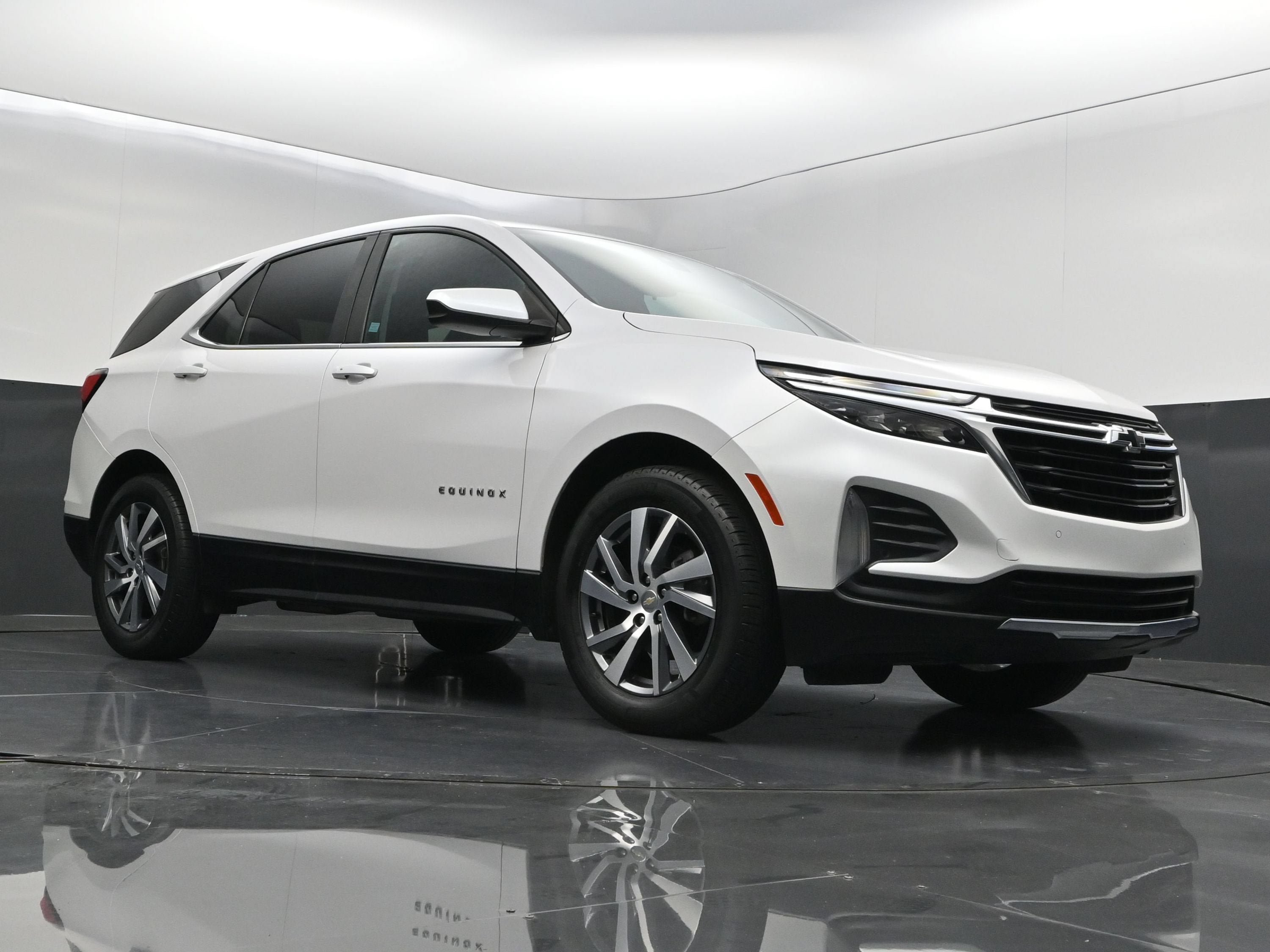 Used 2022 Chevrolet Equinox LT FWD image 36
