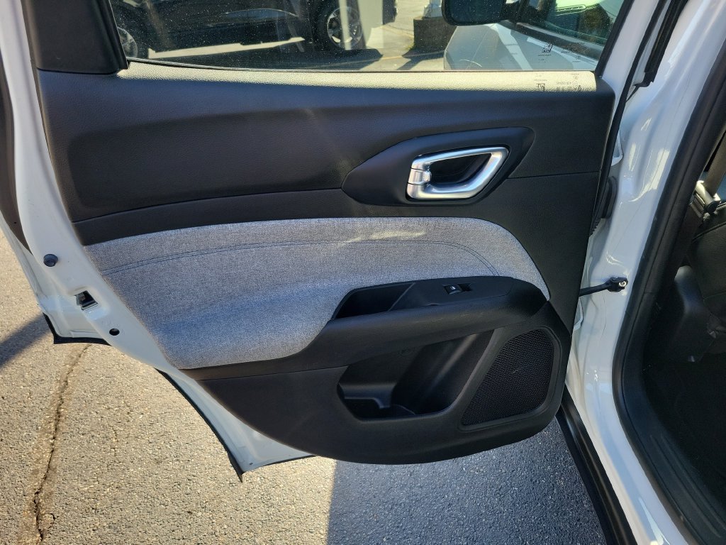 Used 2024 Jeep Compass Latitude AWD/4WD image 20