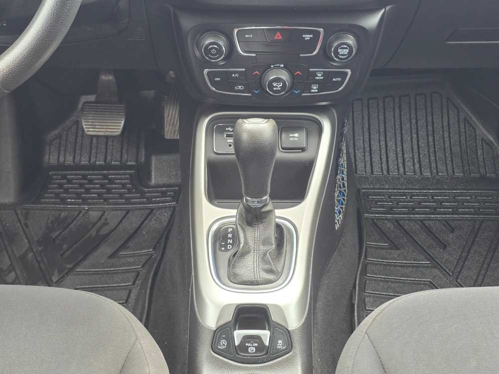 Used 2019 Jeep Compass Sport image 13