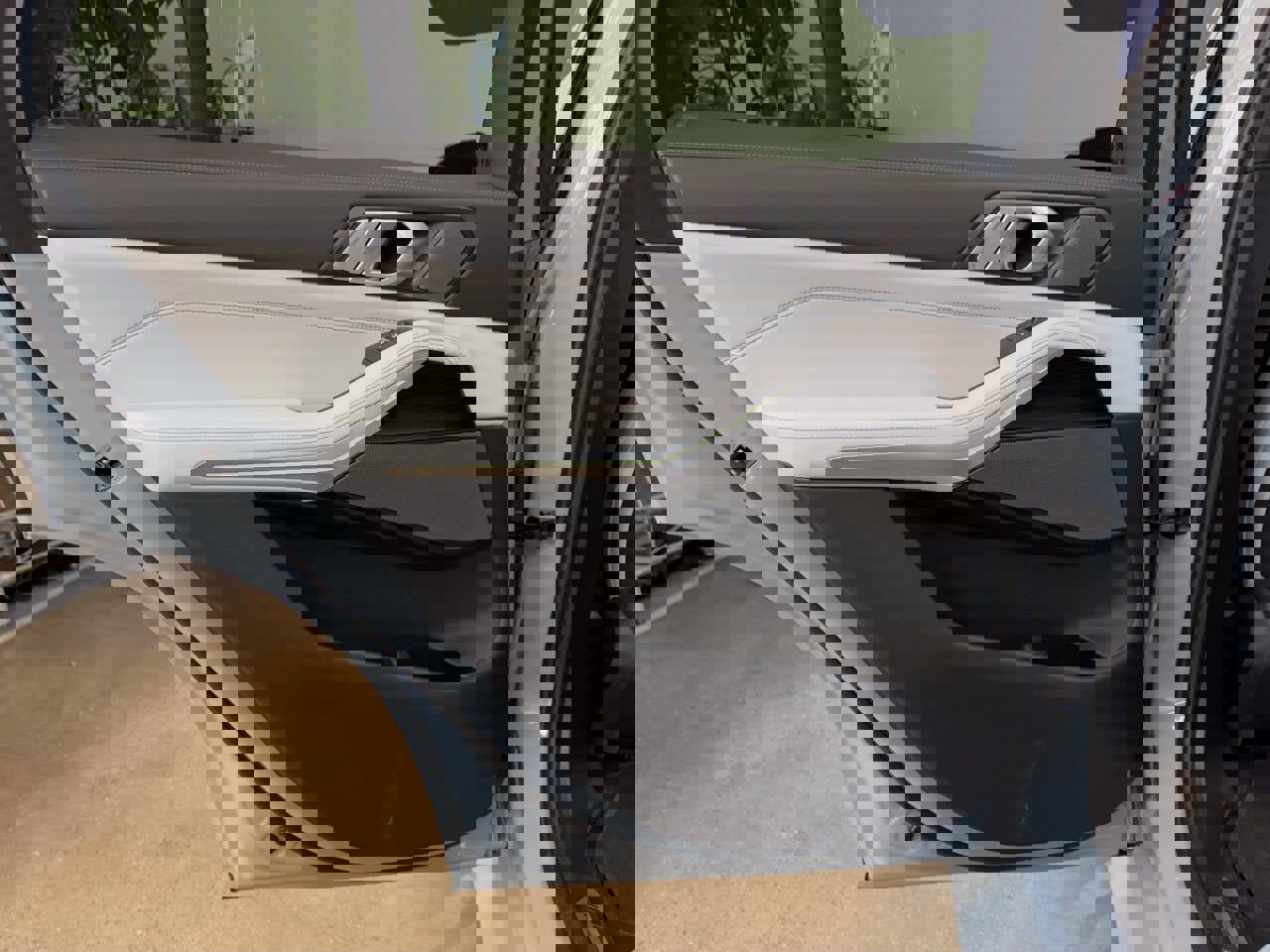 Used 2025 BMW X5 xDrive40i w/ M Sport Package image 60