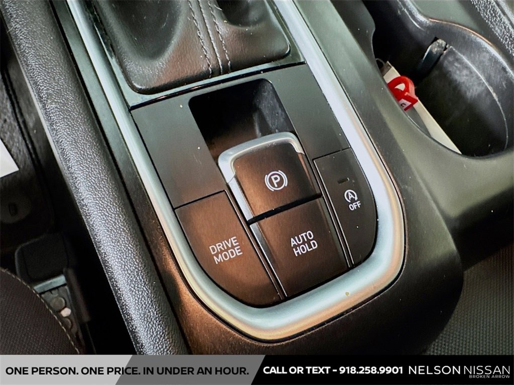 Used 2019 Hyundai Santa Fe SEL image 32