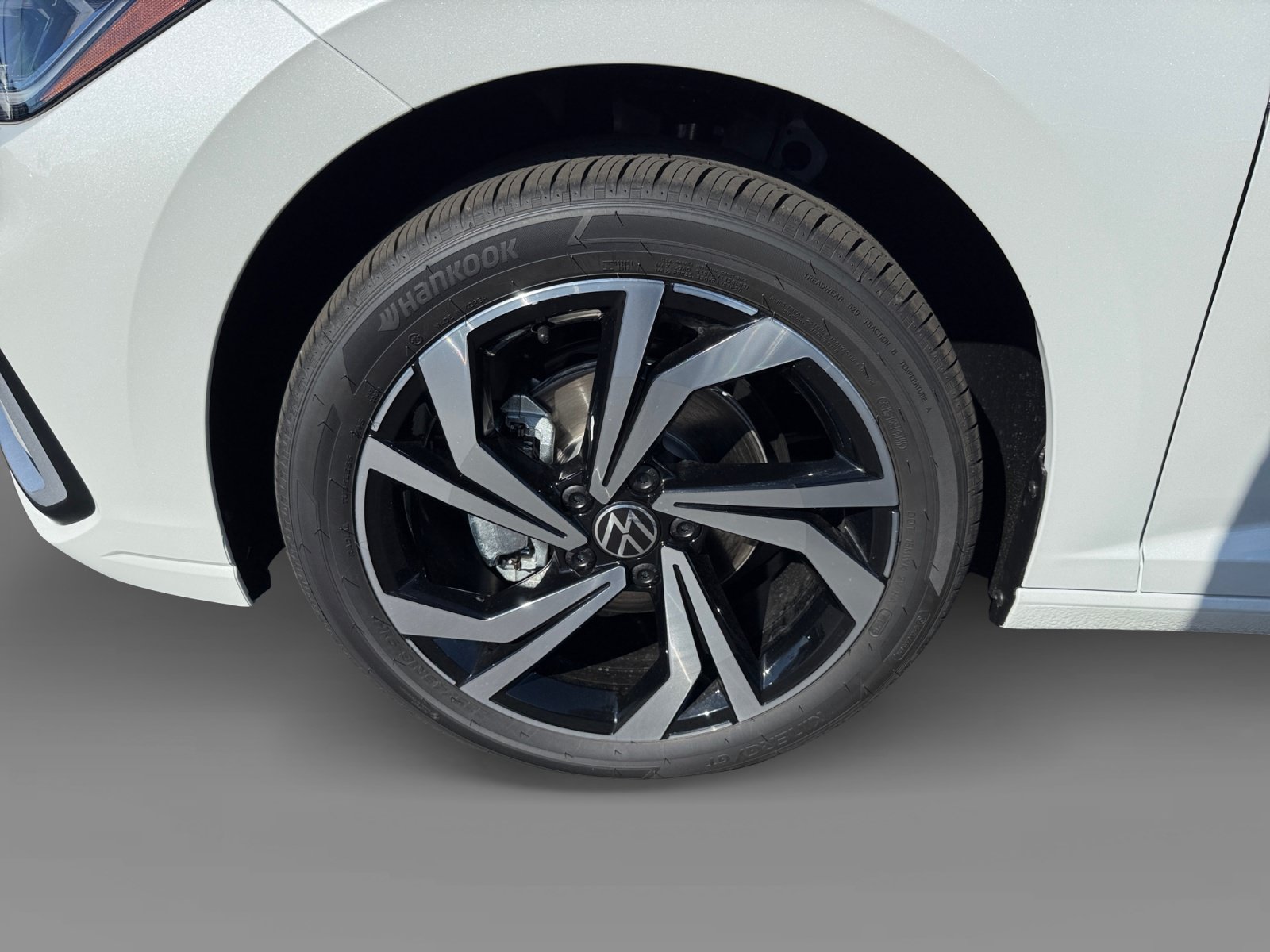 New 2027 Volkswagen Jetta SEL FWD image 9