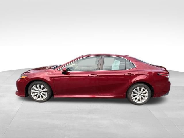 Used 2020 Toyota Camry LE FWD image 4