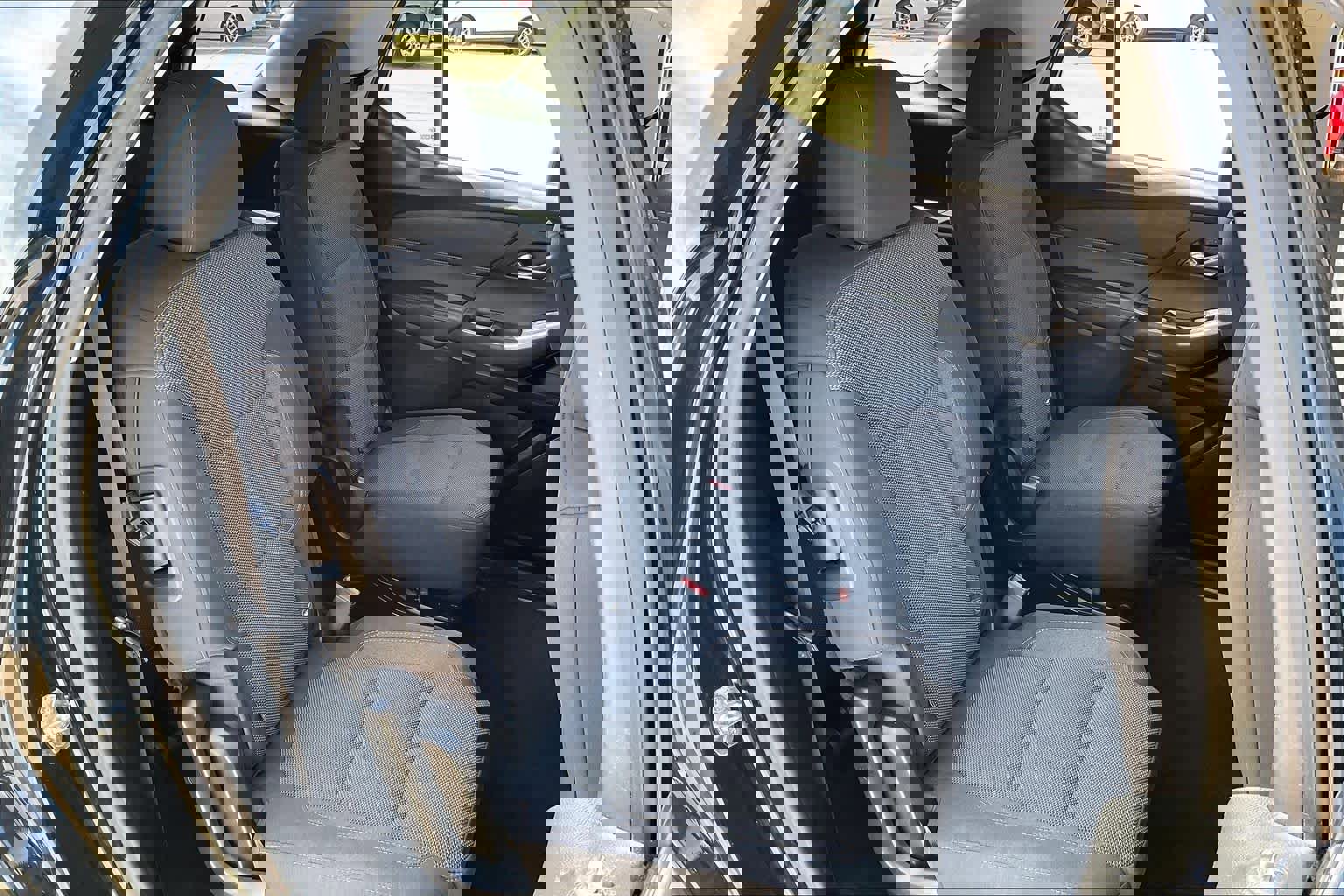 Used 2020 Chevrolet Traverse LT FWD image 19