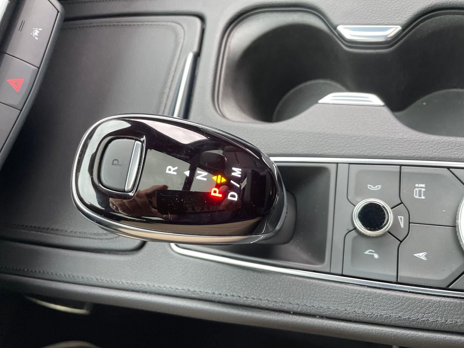 Used 2025 Cadillac XT4 Sport image 25