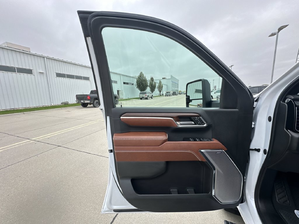Certified 2024 GMC Sierra 2500 Denali Ultimate AWD/4WD image 23
