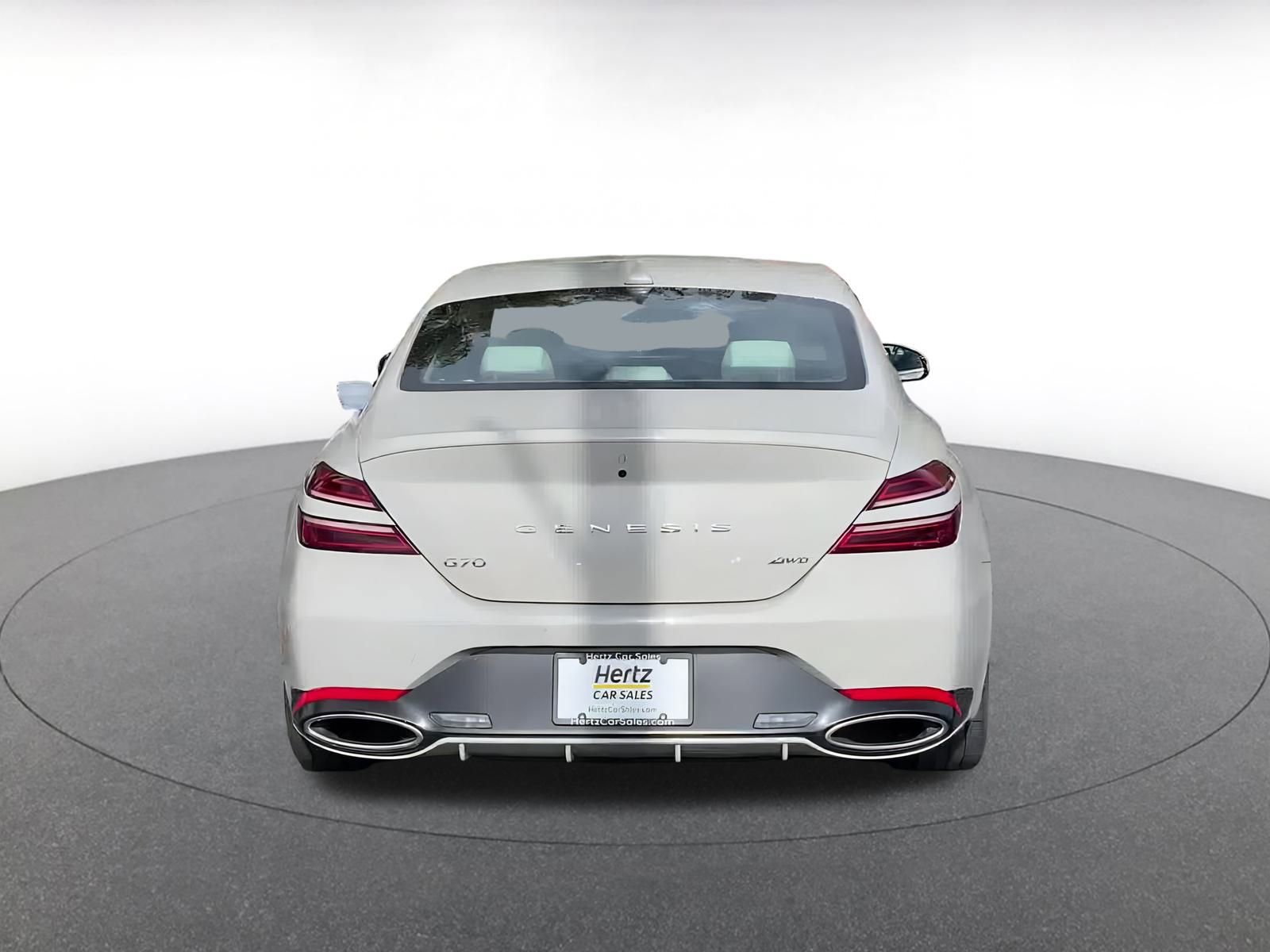 Used 2025 Genesis G70 2.5T image 12