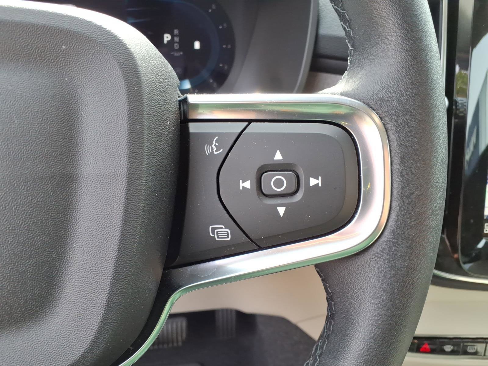 Certified 2023 Volvo XC40 B5 Plus w/ Protection Package Premier AWD/4WD image 26