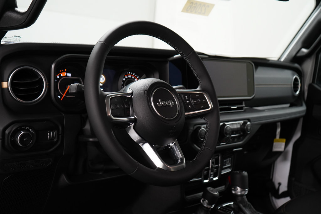 New 2026 Jeep Wrangler Unlimited Sahara AWD/4WD image 10