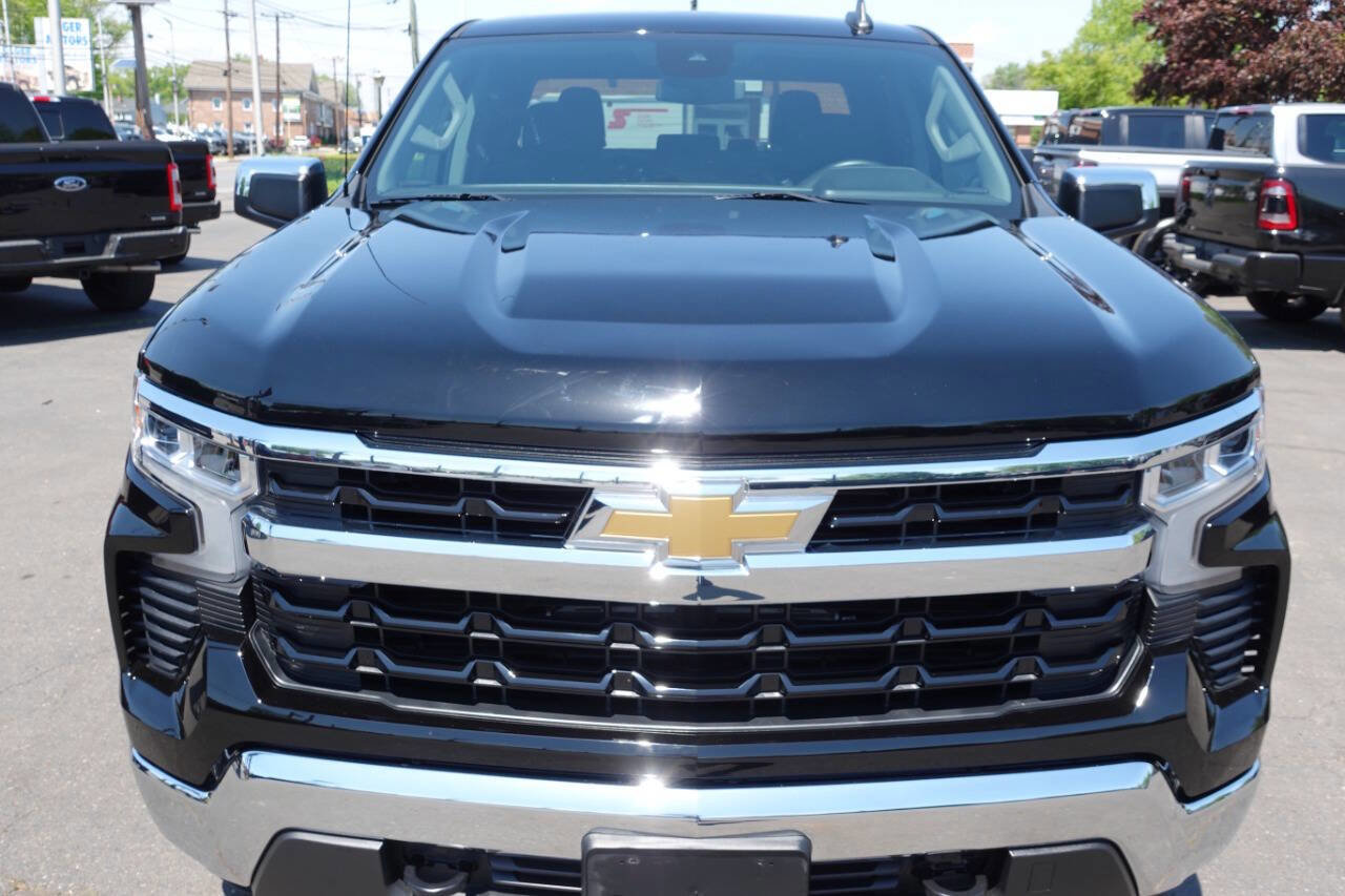 Used 2023 Chevrolet Silverado 1500 LT AWD/4WD image 7