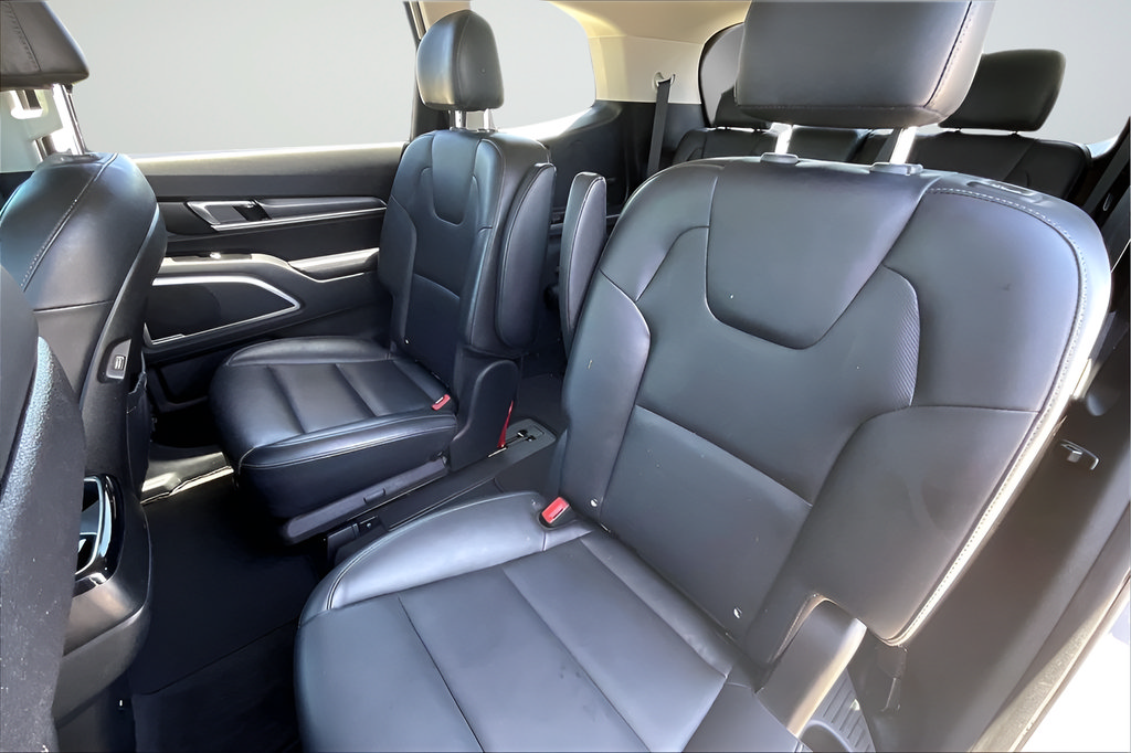 Used 2021 Kia Telluride S FWD image 19