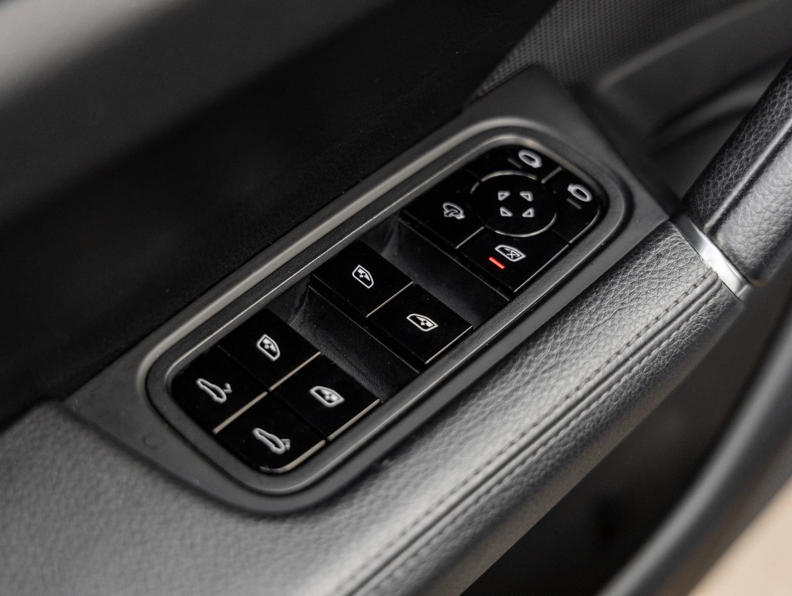 Used 2021 Porsche Cayenne AWD/4WD image 22