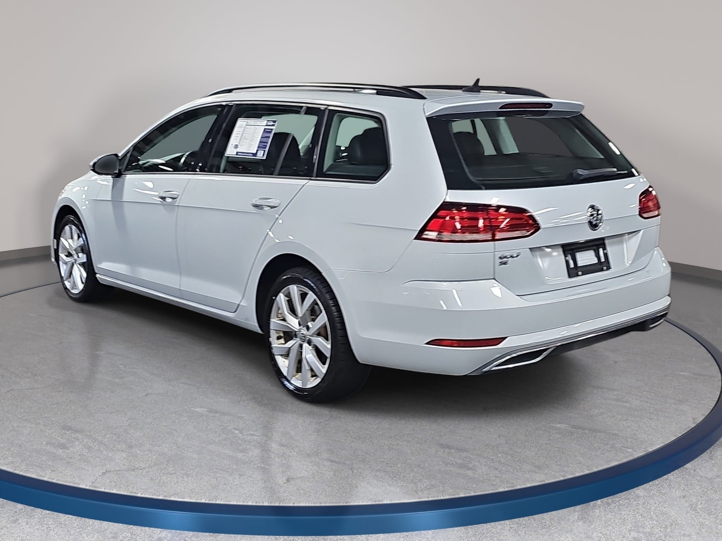 Used 2019 Volkswagen Golf SE image 7