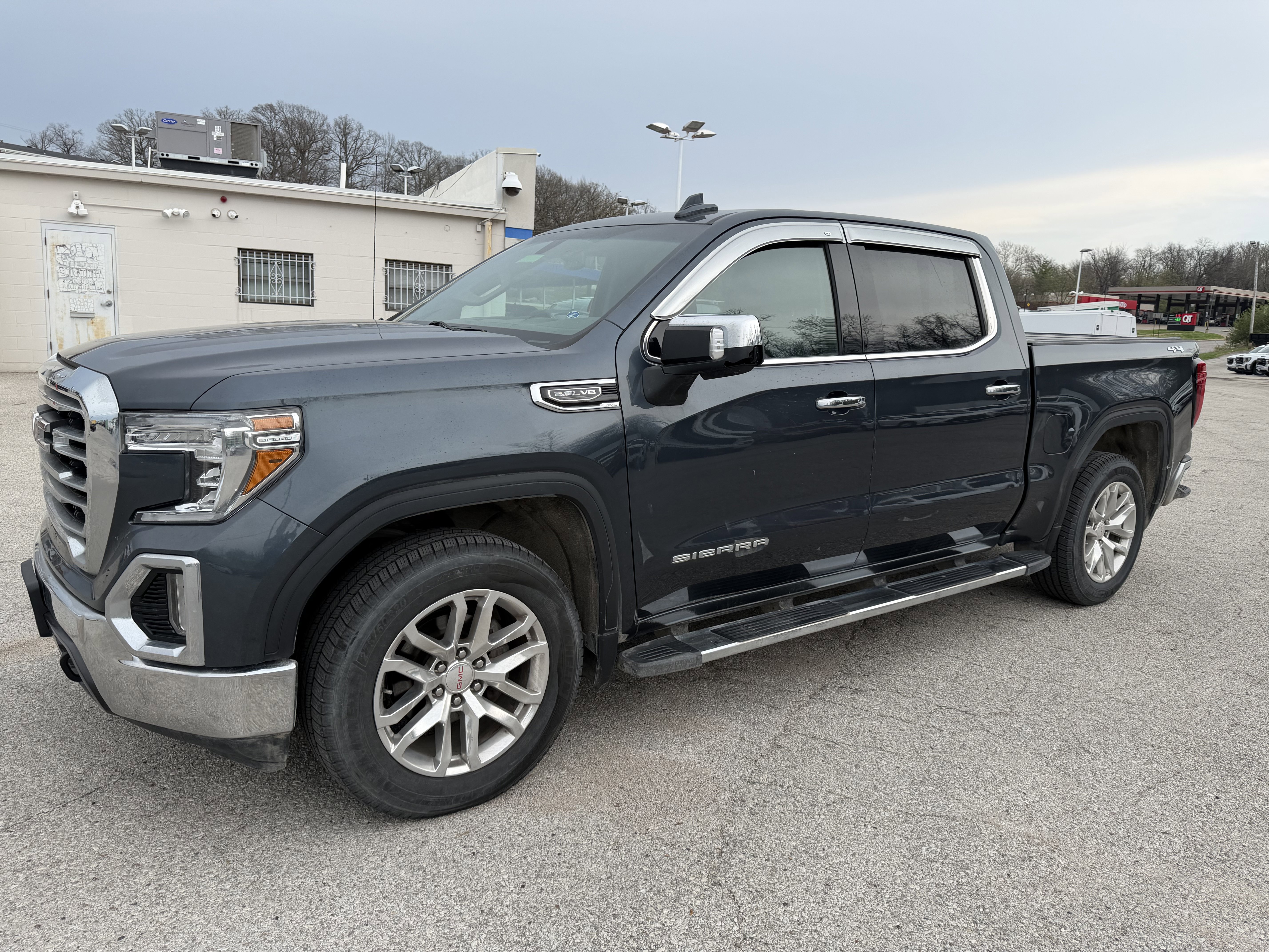 Used 2020 GMC Sierra 1500 SLT w/ SLT Premium Package image 3
