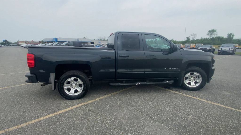 Used 2018 Chevrolet Silverado 1500 LT w/ All Star Edition AWD/4WD image 9