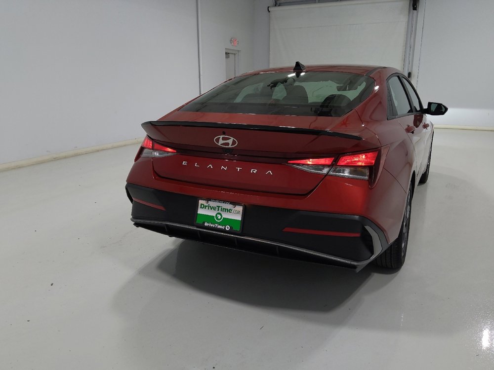Used 2025 Hyundai Elantra Sport FWD image 7