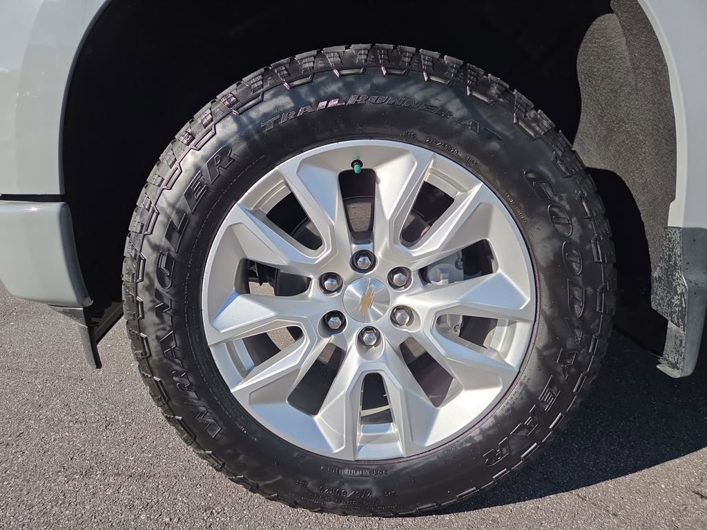 Used 2024 Chevrolet Silverado 1500 Custom image 24