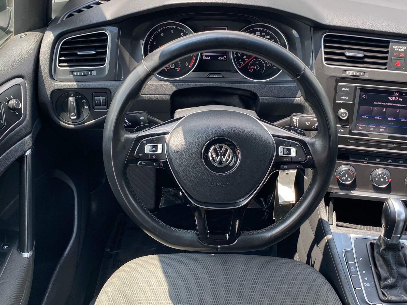 Used 2019 Volkswagen Golf S FWD image 4