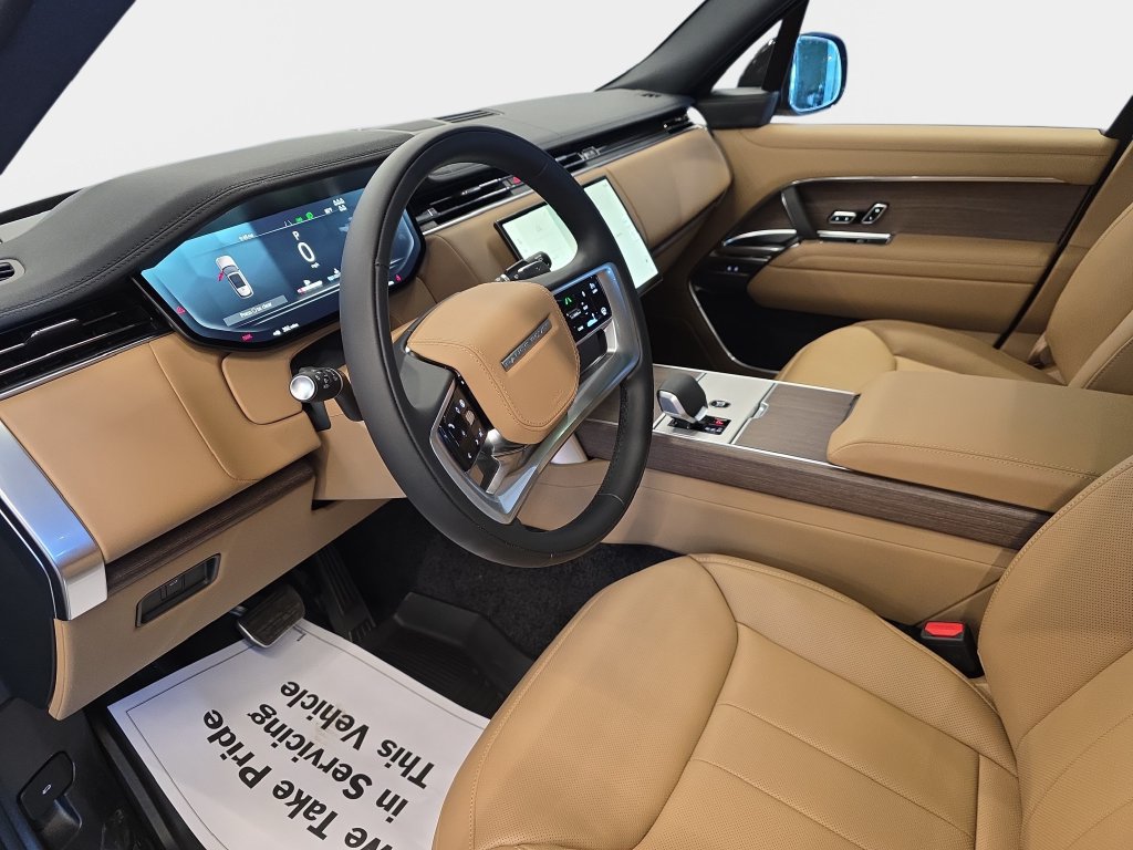 New 2026 Land Rover Range Rover Long Wheelbase SE AWD/4WD image 13
