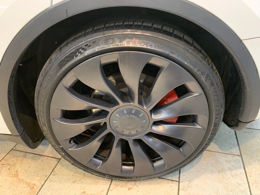 Used 2023 Tesla Model Y Performance AWD/4WD image 11