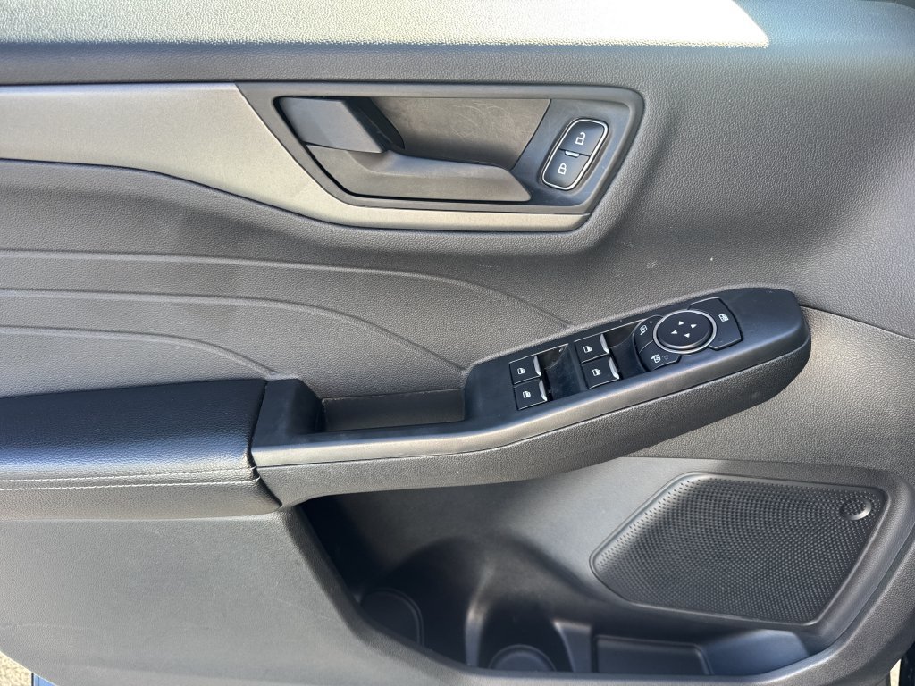 Used 2025 Ford Escape Active AWD/4WD image 10
