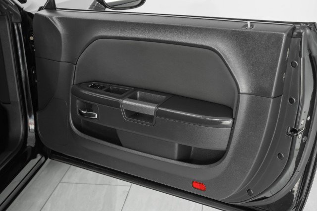 Used 2014 Dodge Challenger R/T image 32