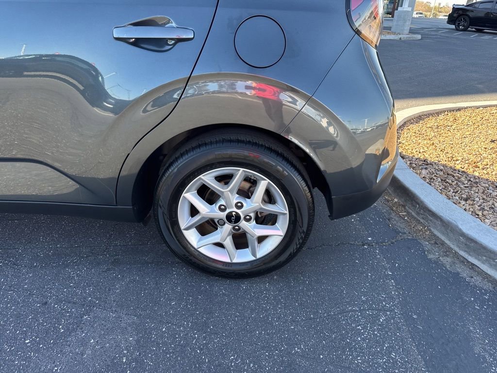 Used 2025 Kia Soul LX w/ LX Technology Package image 8