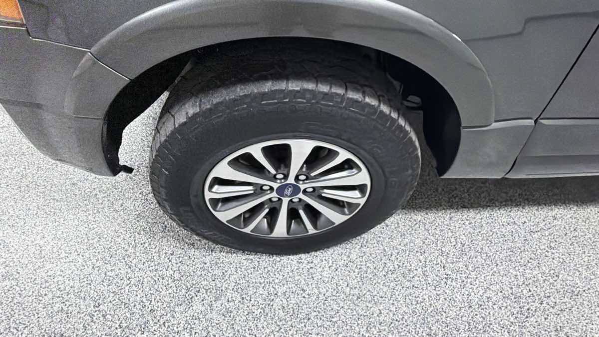 Used 2016 Ford Expedition EL XLT AWD/4WD image 35