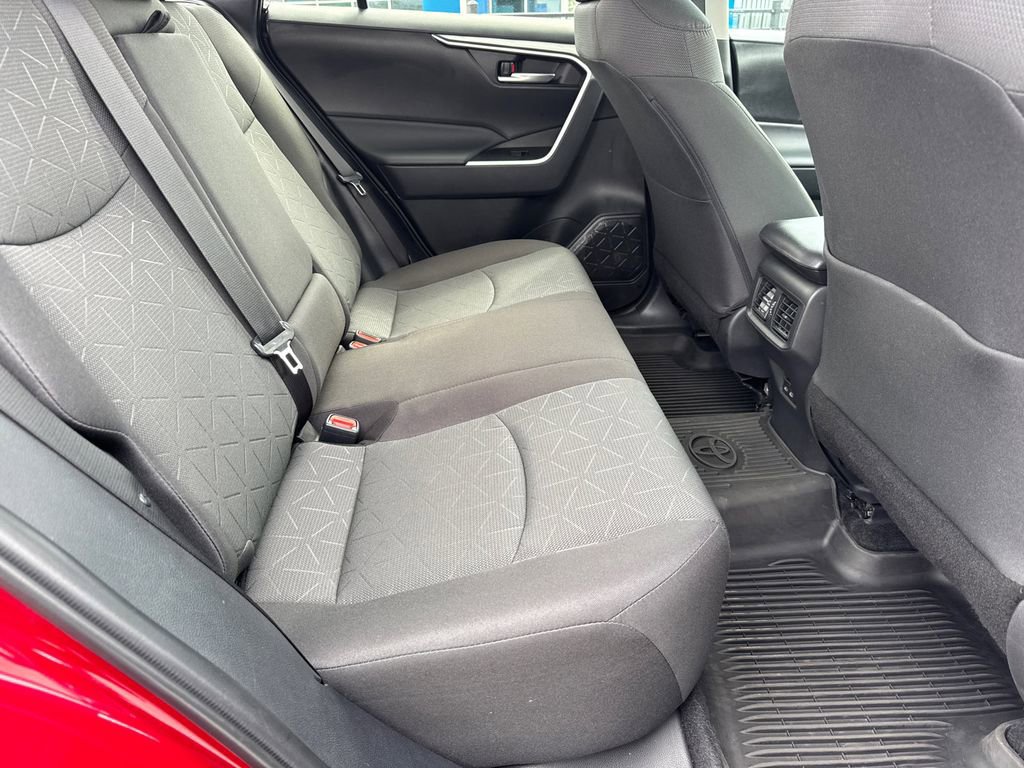 Used 2024 Toyota RAV4 XLE w/ Convenience Package image 16
