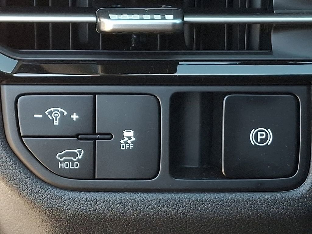 Certified 2026 Kia Sportage EX w/ EX Panorama Roof Package image 24