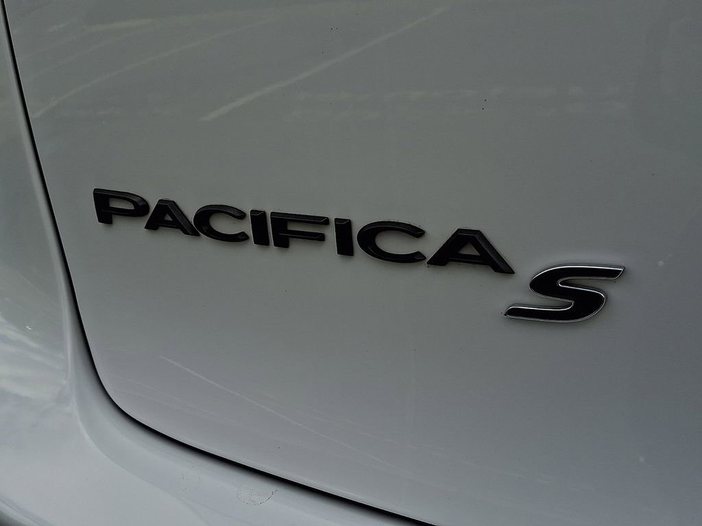 Used 2024 Chrysler Pacifica Select image 31