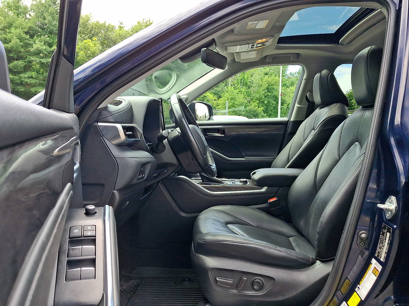 Used 2021 Toyota Highlander Limited AWD/4WD image 15