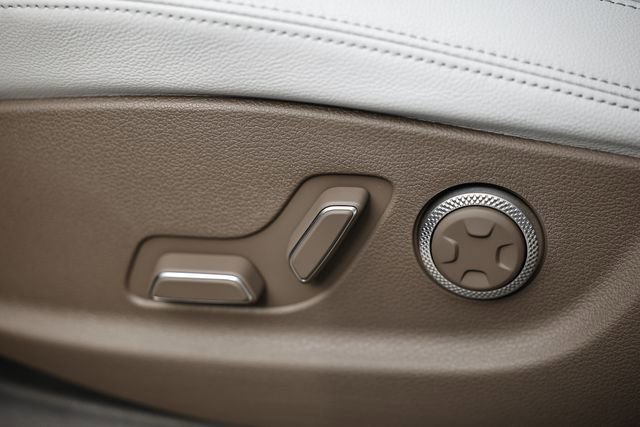 New 2026 Genesis GV70 2.5T Advanced AWD/4WD image 23