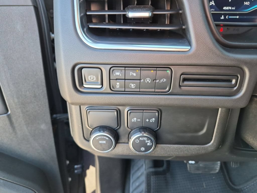 Used 2022 Chevrolet Suburban RST w/ Luxury Package RWD image 33