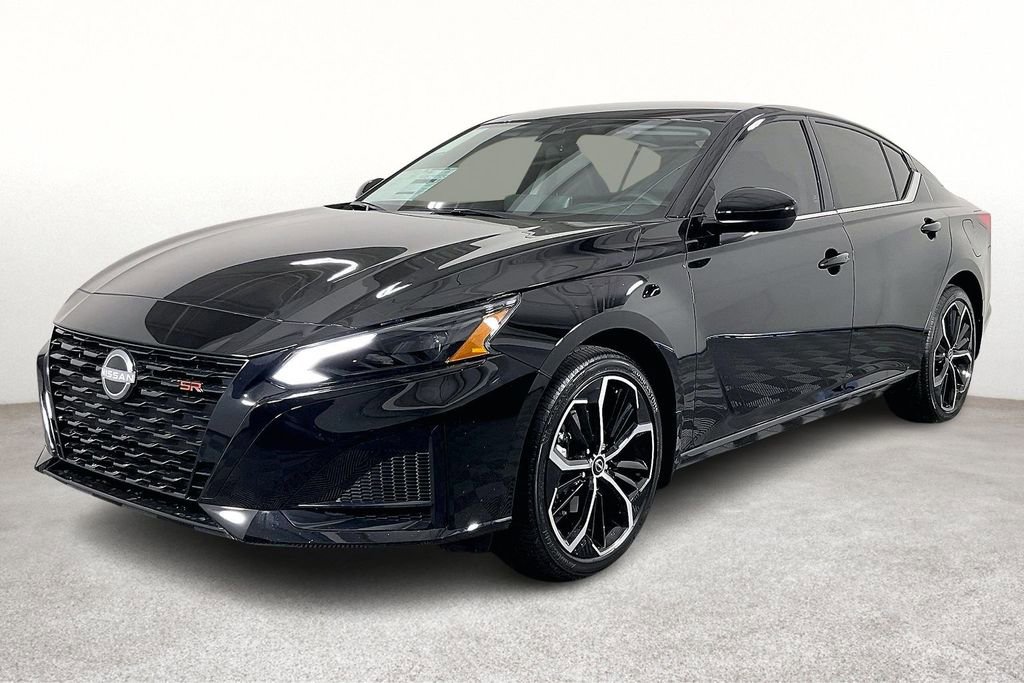 New 2026 Nissan Altima 2.5 SR w/ SR Premium Package FWD image 3