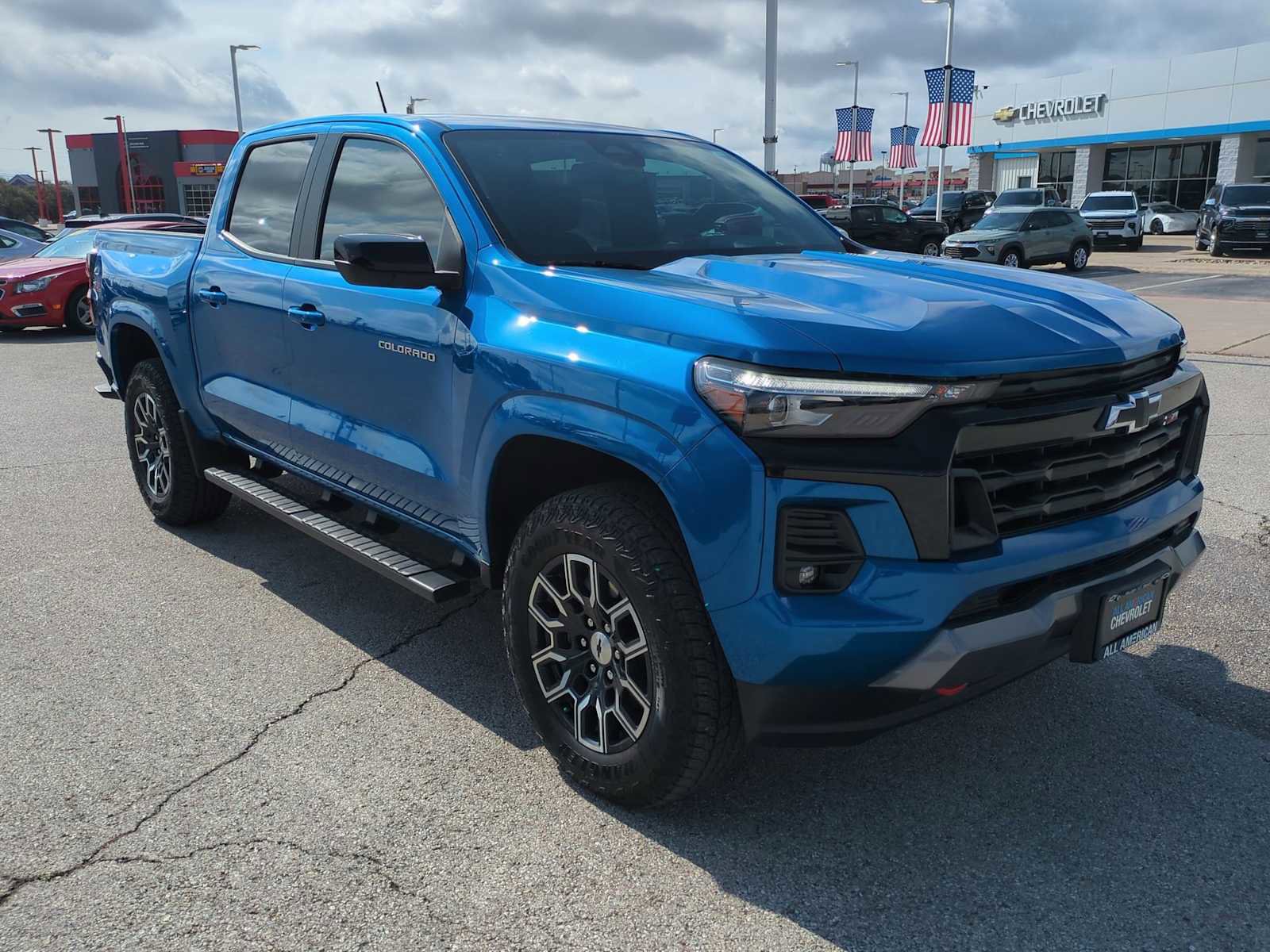 Used 2023 Chevrolet Colorado Z71 w/ Z71 Convenience Package 2 image 2