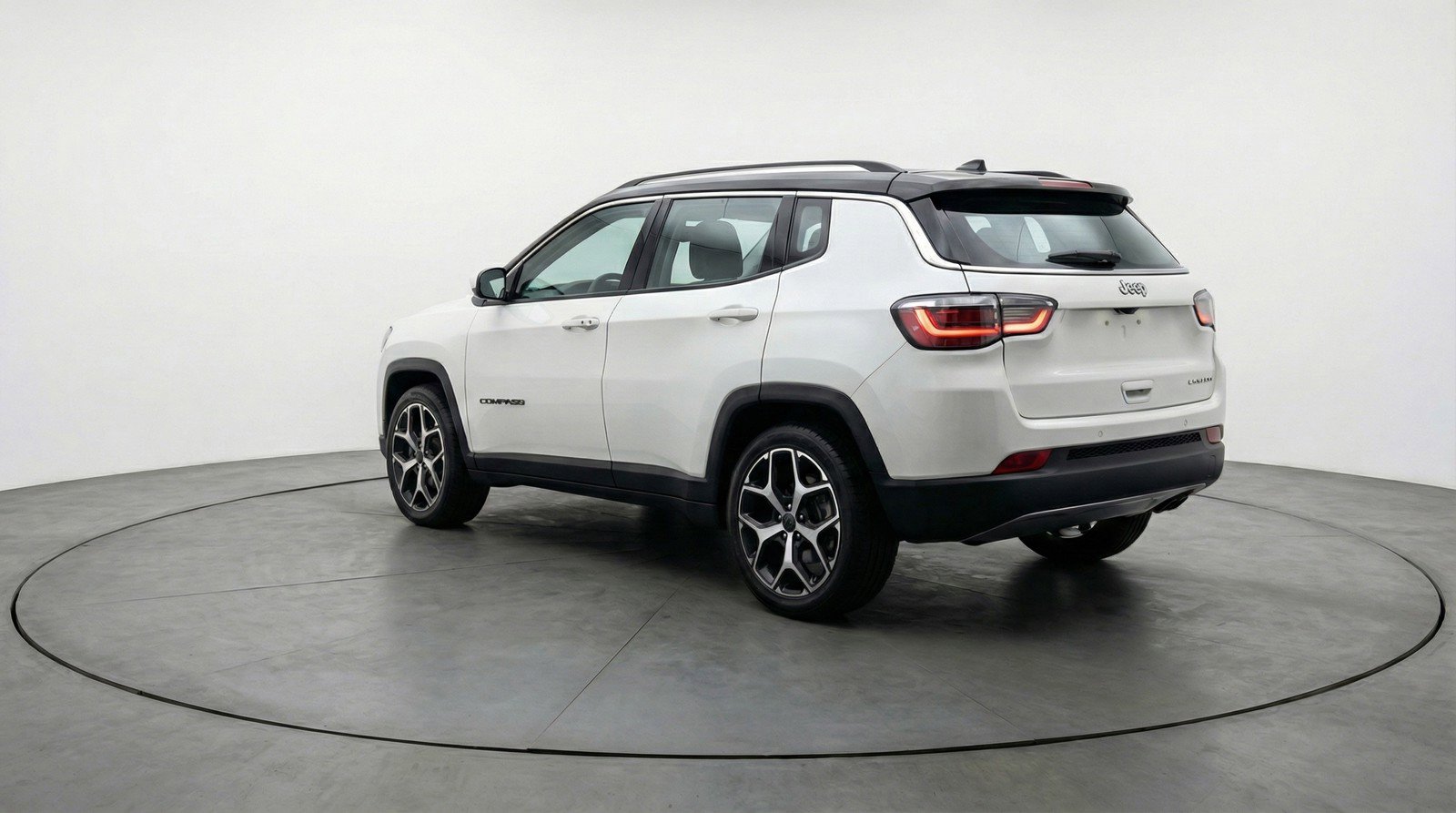 Used 2025 Jeep Compass Limited AWD/4WD image 6