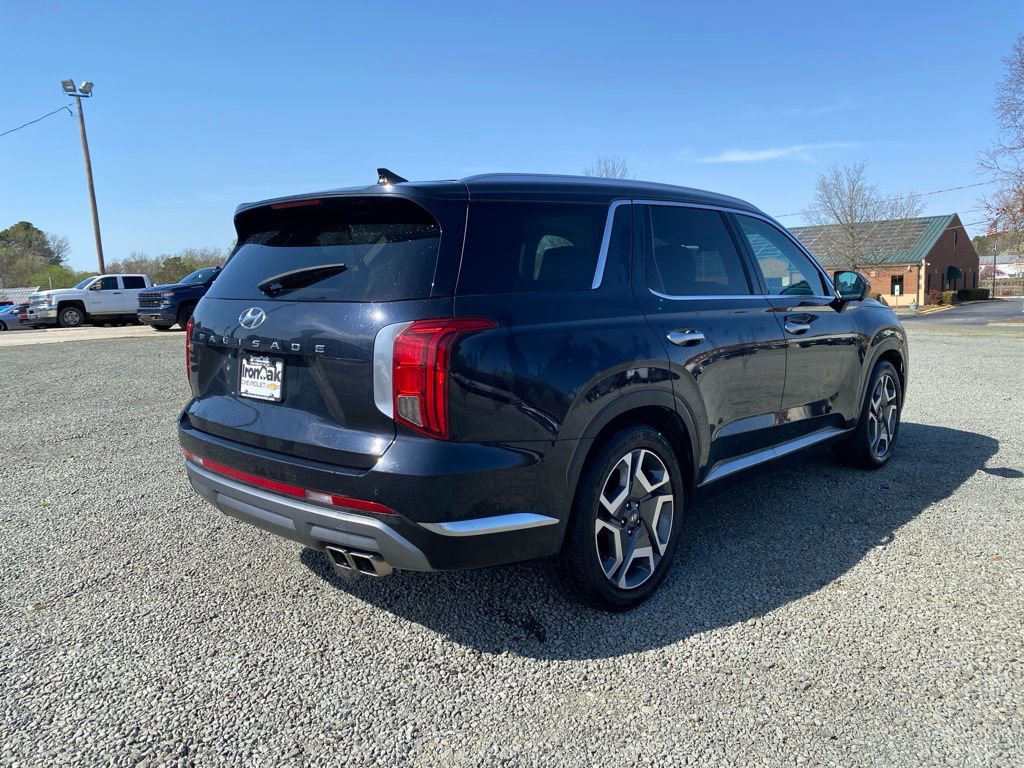 Used 2024 Hyundai Palisade Limited FWD image 3