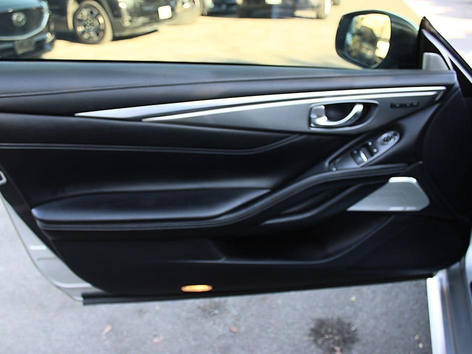 Used 2017 INFINITI Q60 3.0t w/ Premium Plus Package 3.0T RWD image 8