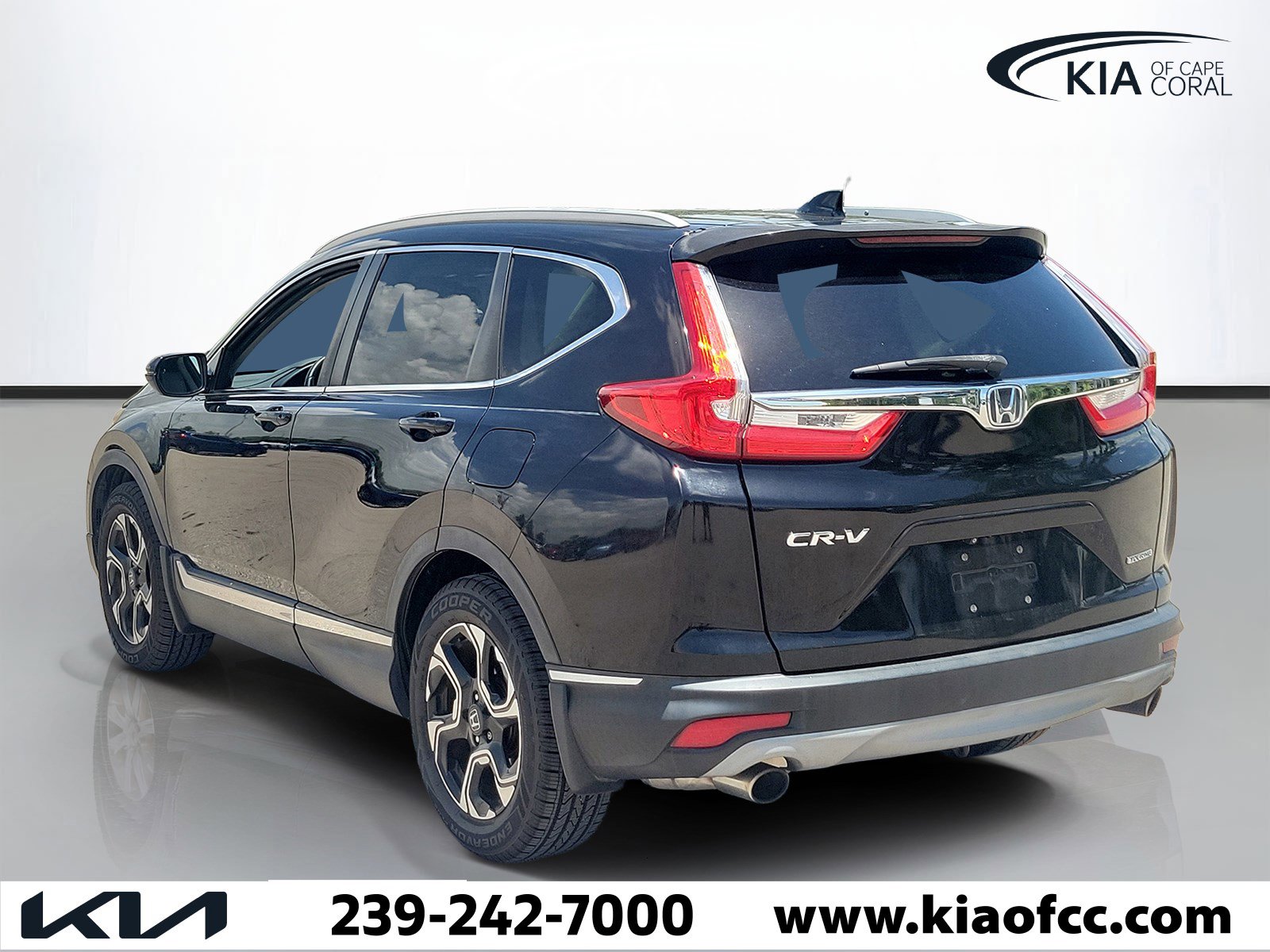 Used 2018 Honda CR-V Touring image 4