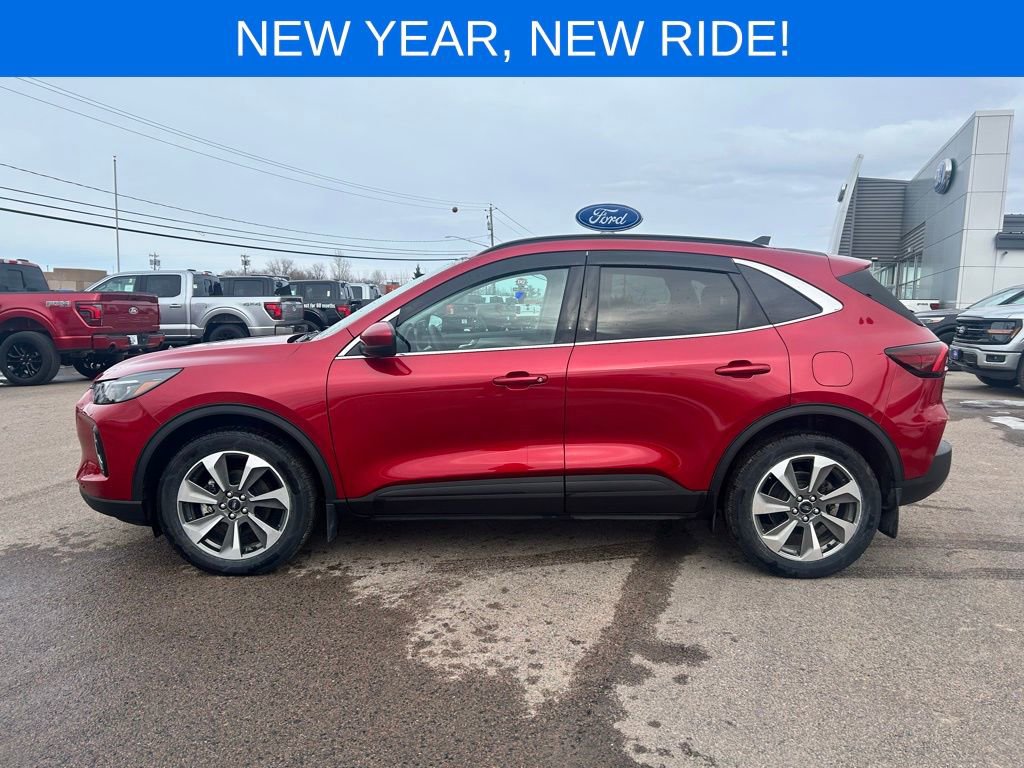 Used 2023 Ford Escape Platinum w/ Class II Trailer Tow Package image 3