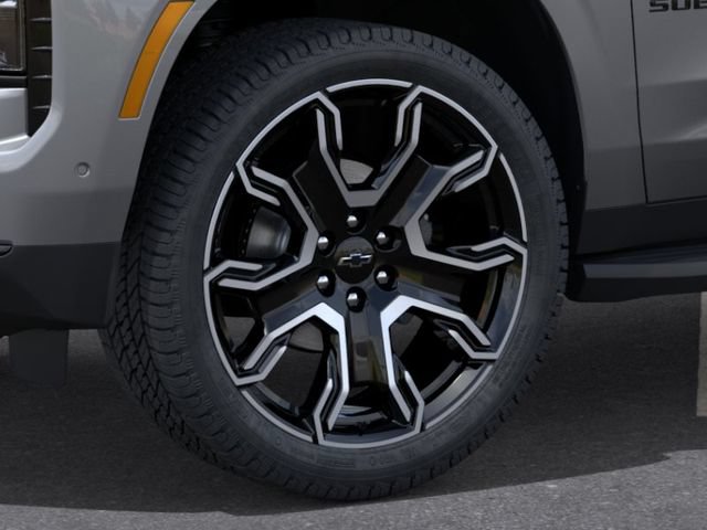 New 2026 Chevrolet Suburban RST w/ RST Capability Package AWD/4WD image 9